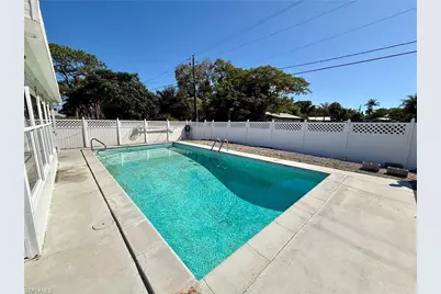 2990 10th St N, Naples, FL 34103 - Photo 1