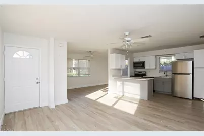 524 97th Ave N #B, Naples, FL 34108 - Photo 1