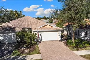 4907 Kingston Way, Naples, FL 34119 - Photo 1