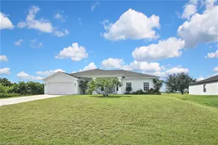 42 NE 29th St, Cape Coral, FL 33909 - Photo 1