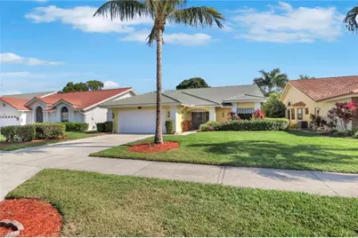 478 Countryside Dr, Naples, FL 34104 - Photo 1
