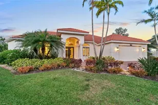 4785 Kittiwake Ct, Naples, FL 34119 - Photo 1