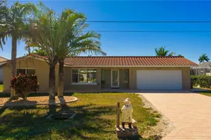 1636 SE 39th St, Cape Coral, FL 33904 - Photo 1