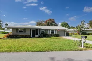 62 Lanai Cir, Naples, FL 34112 - Photo 1