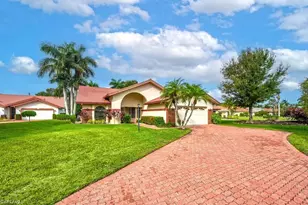581 Country Walk Ct, Naples, FL 34104 - Photo 1
