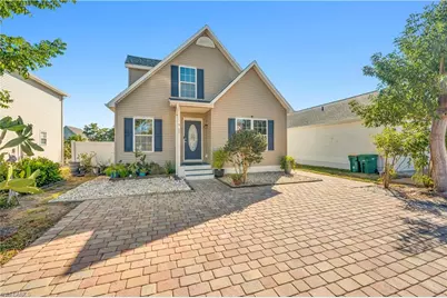 150 Leawood Cir, Naples, FL 34104 - Photo 1