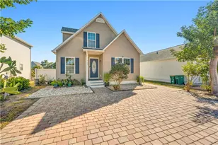 150 Leawood Cir, Naples, FL 34104 - Photo 1