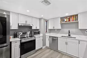 7123 Penner Ln, Fort Myers, FL 33907 - Photo 1