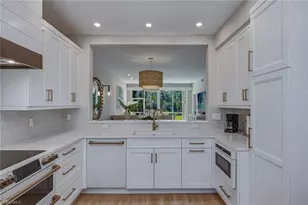 725 Luisa Ln, Naples, FL 34104 - Photo 4