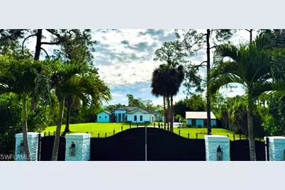 1680 Oakes Blvd, Naples, FL 34119 - Photo 1