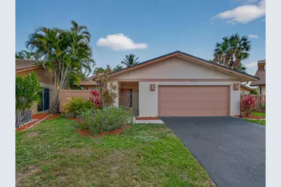 6441 Royal Woods Dr, Fort Myers, FL 33908 - Photo 1