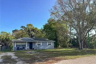 651 Pine Cone Ln, Naples, FL 34104 - Photo 1