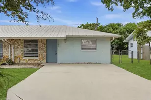 1195 S Alhambra Cir, Naples, FL 34103 - Photo 1