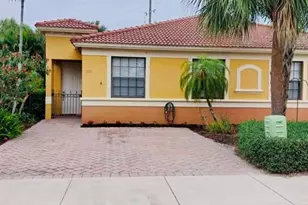 7512 Bristol Cir, Naples, FL 34120 - Photo 1