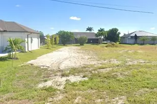 813 NW 38th Pl, Cape Coral, FL 33993 - Photo 1