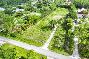 5823 Spanish Oaks Ln, Naples, FL 34119 - Photo 1