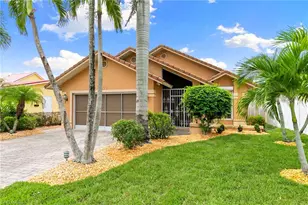 526 100th Ave N, Naples, FL 34108 - Photo 1