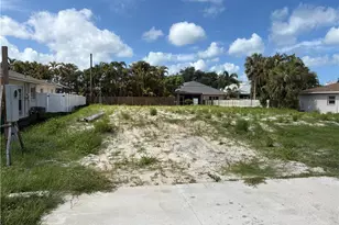 672 96th Ave N, Naples, FL 34108 - Photo 1