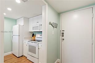147 Lighthouse Rd, Hilton Head Island, SC 29928 - Photo 10