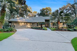11 Dahlgren Ln, Hilton Head Island, SC 29928 - Photo 2