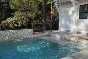 13 Bradley Cir, Hilton Head Island, SC 29928 - Photo 10