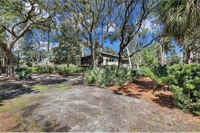 34 W Beach Lagoon Road, Hilton Head Island, SC 29928 - Photo 4