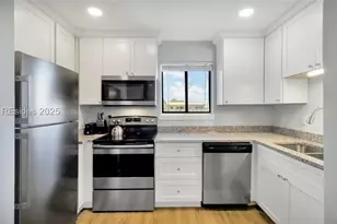 663 William Hilton Pkwy, Hilton Head Island, SC 29928 - Photo 4