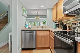 9 Tanglewood Dr, Hilton Head Island, SC 29928 - Photo 4