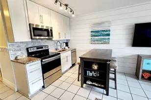 40 Folly Field Rd, Hilton Head Island, SC 29928 - Photo 2