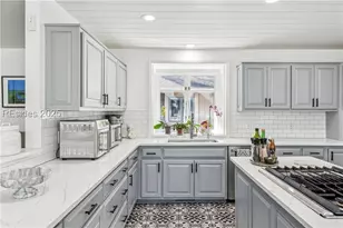 2 Red Maple Rd, Hilton Head Island, SC 29928 - Photo 4