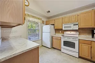 30 Valencia Dr, Hilton Head Island, SC 29928 - Photo 8