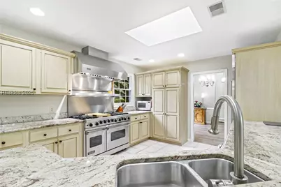 17 Dahlgren Lane, Hilton Head Island, SC 29928 - Photo 10
