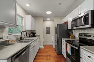 71 Summerfield Ct, Hilton Head Island, SC 29926 - Photo 8