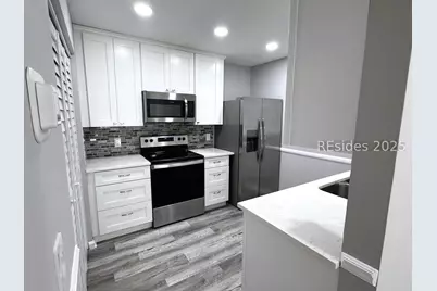 96 Mathews Drive #34, Hilton Head Island, SC 29926 - Photo 4