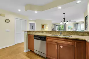 200 Colonnade Dr, Hilton Head Island, SC 29928 - Photo 16