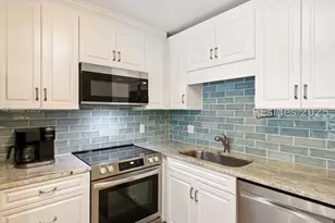 15 S Forest Beach Dr, Hilton Head Island, SC 29928 - Photo 8