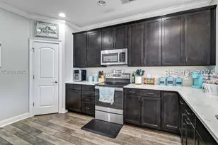 45 Hammock Oaks Cir, Hilton Head Island, SC 29926 - Photo 10