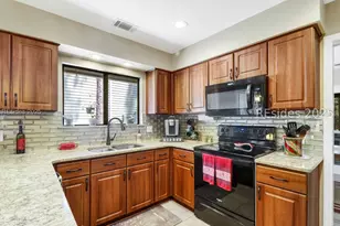 27 Arrow Wood Rd, Hilton Head Island, SC 29926 - Photo 10