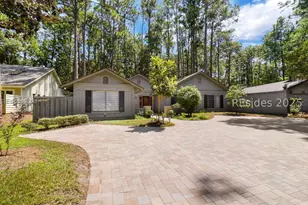 27 Arrow Wood Rd, Hilton Head Island, SC 29926 - Photo 2