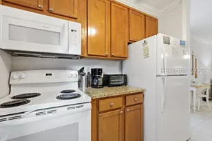 11 Lighthouse Rd, Hilton Head Island, SC 29928 - Photo 10