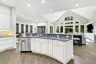 33 N Port Royal Dr, Hilton Head Island, SC 29928 - Photo 18