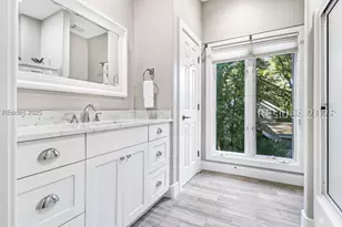 33 N Port Royal Dr, Hilton Head Island, SC 29928 - Photo 44