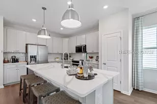 23 Burl Wood Ct, Hilton Head Island, SC 29926 - Photo 2