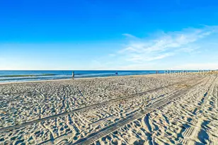 21 S Forest Beach Dr, Hilton Head Island, SC 29928 - Photo 4