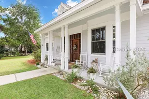 4 Hidden Lake Ct, Bluffton, SC 29910 - Photo 2