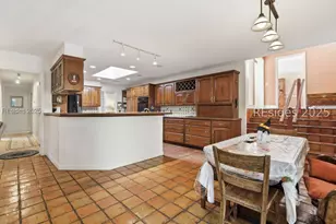 98 S Port Royal Dr, Hilton Head Island, SC 29928 - Photo 10