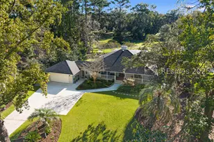 27 Whiteoaks Cir, Bluffton, SC 29910 - Photo 2