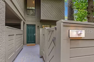 124 N Sea Pines Dr, Hilton Head Island, SC 29928 - Photo 2