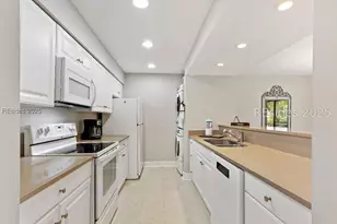 124 N Sea Pines Dr, Hilton Head Island, SC 29928 - Photo 6