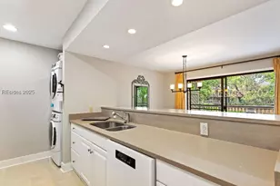 124 N Sea Pines Dr, Hilton Head Island, SC 29928 - Photo 8